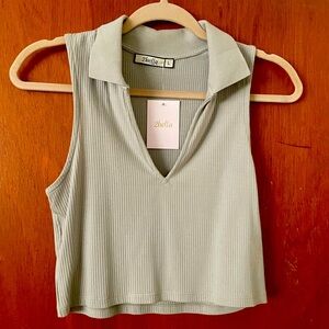 sleeveless crop top